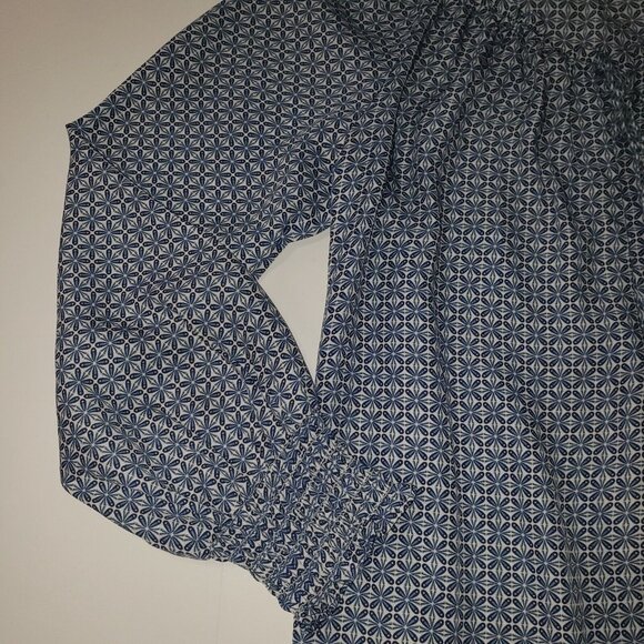 Max Edition Women Blouse Blue White Geometric Long Sleeve Peasant Top Size Small - Picture 12 of 14